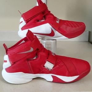 NIKE ZOOM JAMES LEBRON SZ. 12.5